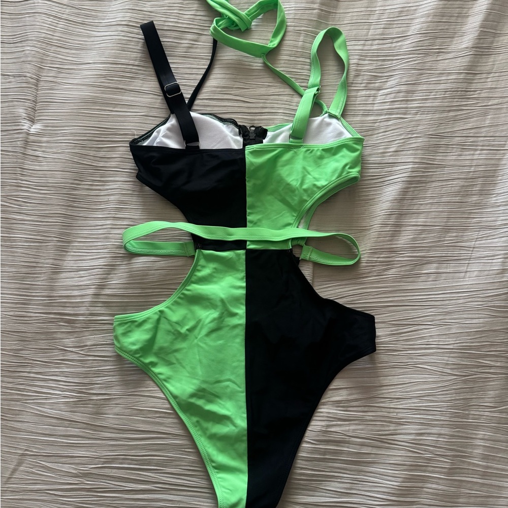 Color Block Cut Out One Piece - Picture 5 of 5